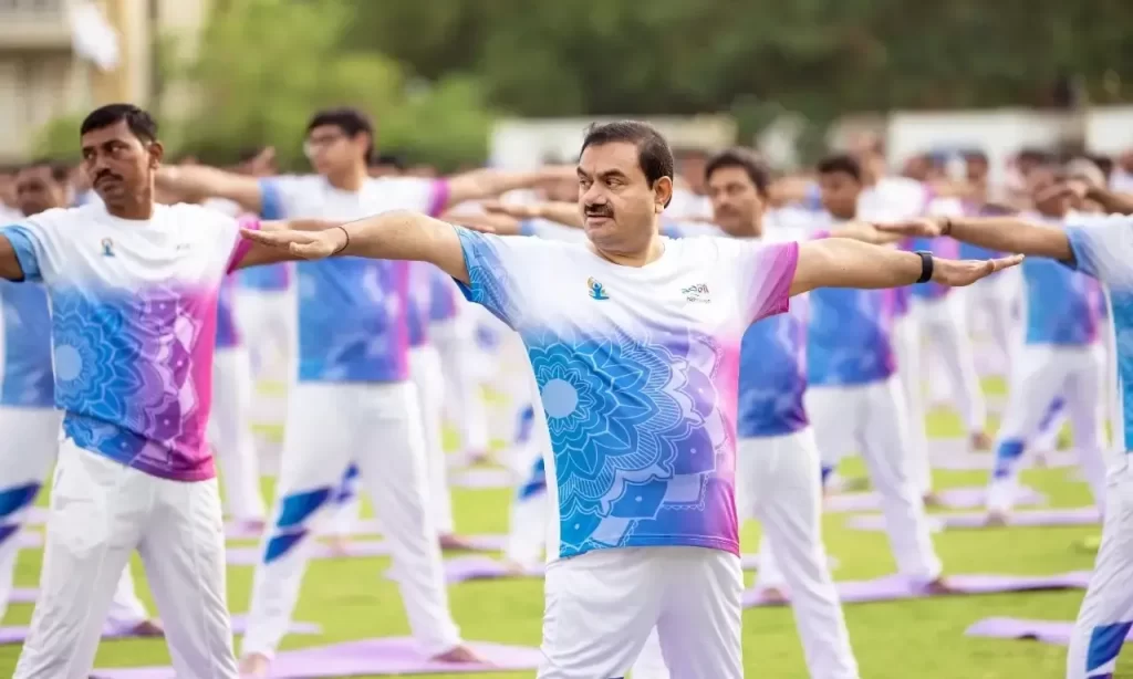 અદાણી પરિવારે યોગ દિવસ ની ઉજવણી કરી 1 અદાણી પરિવારે યોગ દિવસ ની ઉજવણી કરી