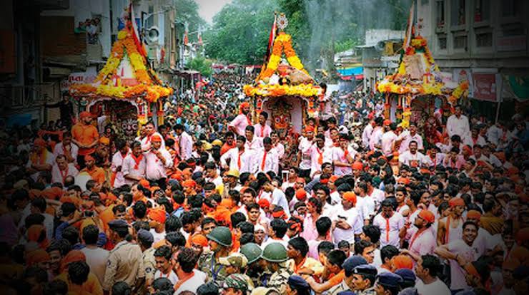 અમદાવાદમાં કોમી રમખાણો વચ્ચે પણ અટકી નથી રથયાત્રા 4 અમદાવાદમાં કોમી રમખાણો વચ્ચે પણ અટકી નથી રથયાત્રા