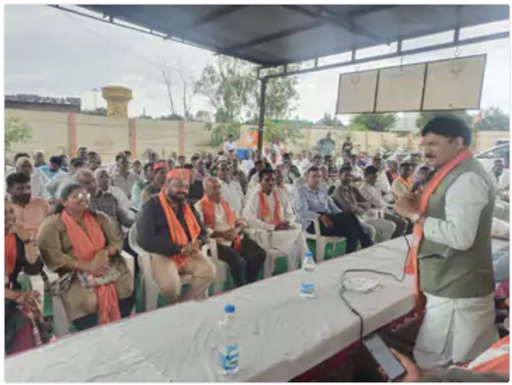 કેન્દ્રીય મંત્રી અને ખેડાના સાંસદ દેવુસિંહ ચૌહાણે માતર વિધાનસભા વિસ્તારમાં કાર્યક્રમ યોજ્યો 1 કેન્દ્રીય મંત્રી અને ખેડાના સાંસદ દેવુસિંહ ચૌહાણે માતર વિધાનસભા વિસ્તારમાં કાર્યક્રમ યોજ્યો