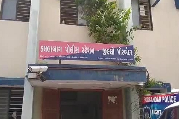 ૧૯ લાખનું નુકશાન કરી એકાબીજને મદદ કરી ગુન્હો કર્યા બાબતેની ફરીયાદ નોંધાઈ 1 ૧૯ લાખનું નુકશાન કરી એકાબીજને મદદ કરી ગુન્હો કર્યા બાબતેની ફરીયાદ નોંધાઈ