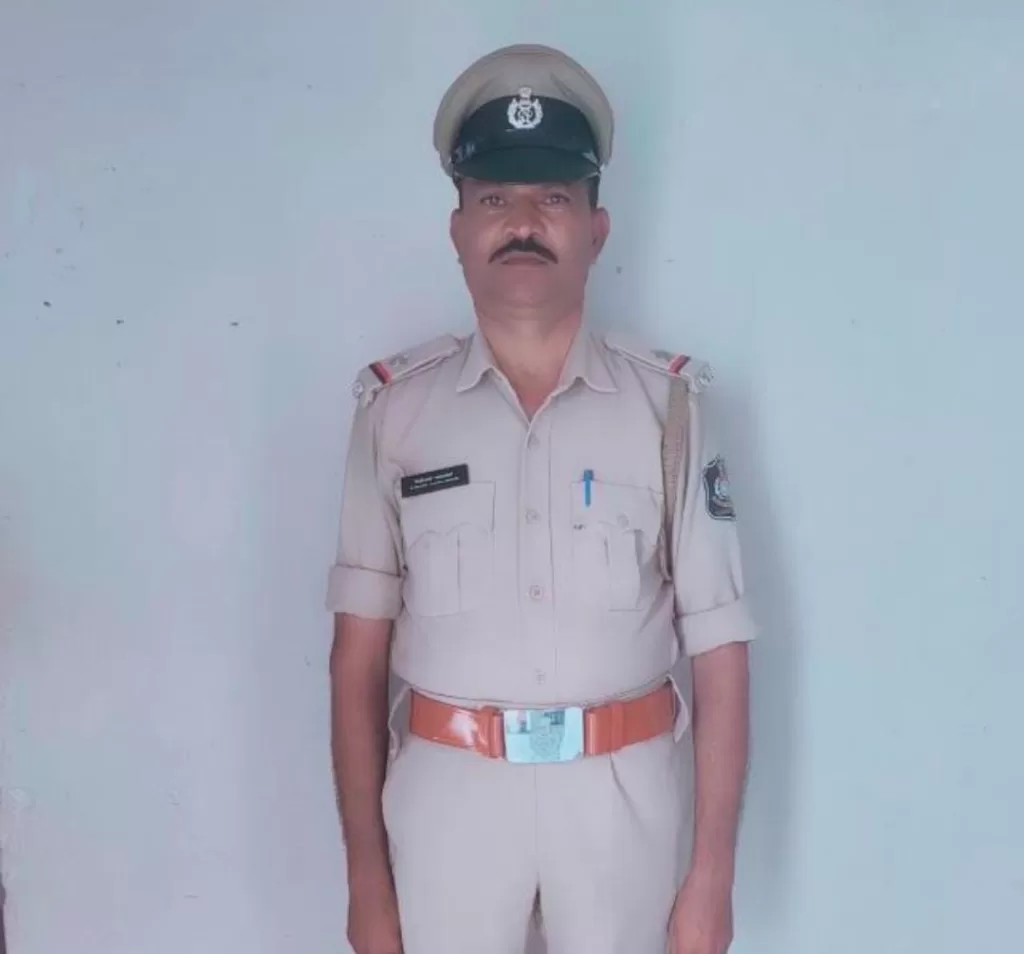 ભિલોડા પોલીસ સ્ટેશનો ASI વિનોદ સુવેરાને દારૂ કેસમાં 3 હજારની લાંચ લેતા એસીબીએ દબોચી લીધો 1 ભિલોડા પોલીસ સ્ટેશનો ASI વિનોદ સુવેરાને દારૂ કેસમાં 3 હજારની લાંચ લેતા એસીબીએ દબોચી લીધો