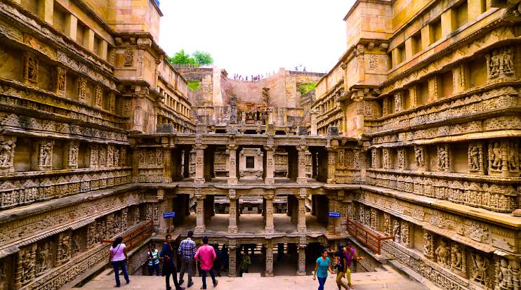 પાટણની રાણીની વાવ ખાતે પાટણના સ્થાપના દિવસે બે દિવસીય સંગીત સમારોહ યોજાયો 1 પાટણની રાણીની વાવ ખાતે પાટણના સ્થાપના દિવસે બે દિવસીય સંગીત સમારોહ યોજાયો