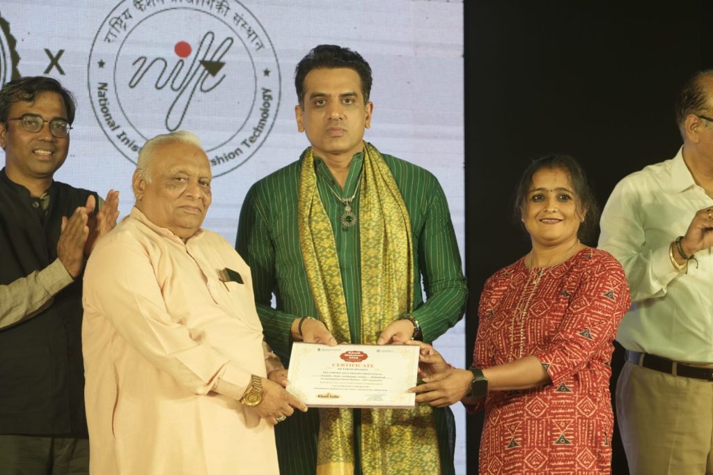 સાબરમતી રિવરફ્રન્ટ અમદાવાદ ખાતે 'ખાદી ફેસ્ટિવલ 2023'નું ભવ્ય આયોજન 2 સાબરમતી રિવરફ્રન્ટ અમદાવાદ ખાતે 'ખાદી ફેસ્ટિવલ 2023'નું ભવ્ય આયોજન