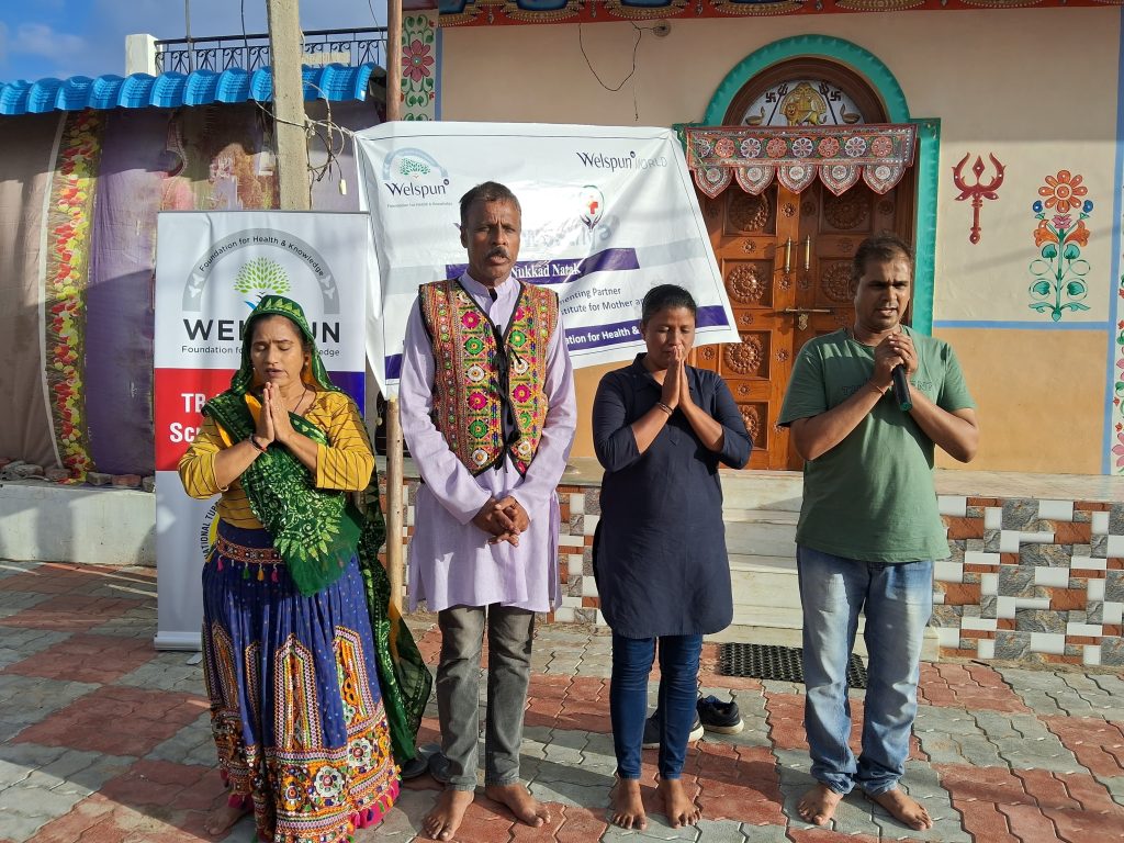 વેલસ્પન ફાઉન્ડેશન અને મમતા HIMC દ્વારા અંજાર તાલુકા માં TB( ક્ષય રોગ) જાગૃતિ માટે નાટકો યોજવામાં આવ્યા. 1 વેલસ્પન ફાઉન્ડેશન અને મમતા HIMC દ્વારા અંજાર તાલુકા માં TB( ક્ષય રોગ) જાગૃતિ માટે નાટકો યોજવામાં આવ્યા.