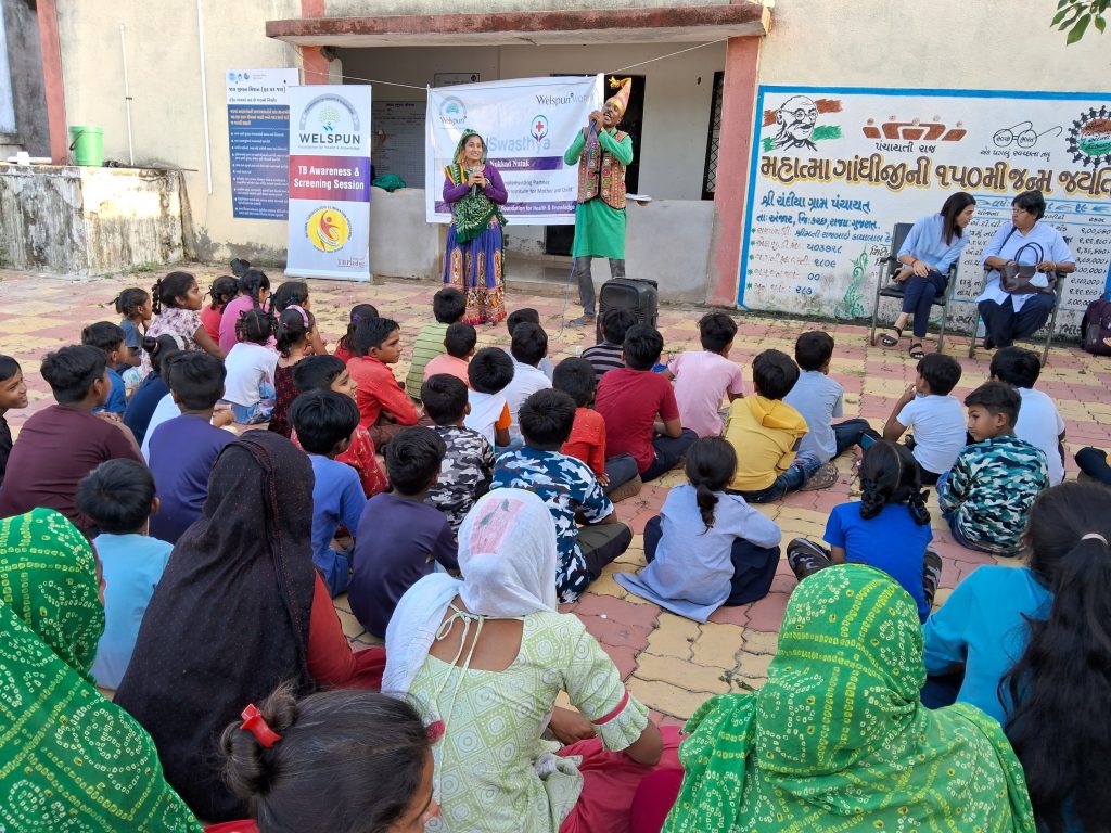 વેલસ્પન ફાઉન્ડેશન અને મમતા HIMC દ્વારા અંજાર તાલુકા માં TB( ક્ષય રોગ) જાગૃતિ માટે નાટકો યોજવામાં આવ્યા. 2 વેલસ્પન ફાઉન્ડેશન અને મમતા HIMC દ્વારા અંજાર તાલુકા માં TB( ક્ષય રોગ) જાગૃતિ માટે નાટકો યોજવામાં આવ્યા.