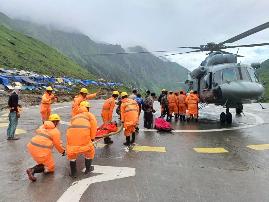 Uttarakhand / કેદારનાથમાં વાદળ ફાટવાને કારણે અનેક યાત્રિકો ફસાયા, SDRF-NDRF દ્વારા ચાલુ છે રેસ્ક્યૂ ઓપરશન 1 Uttarakhand / કેદારનાથમાં વાદળ ફાટવાને કારણે અનેક યાત્રિકો ફસાયા, SDRF-NDRF દ્વારા ચાલુ છે રેસ્ક્યૂ ઓપરશન