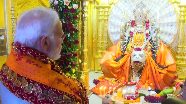 PM Narendra Modi Graba Song / 'આવતી કળાય..' PM મોદીએ લખ્યું ગરબા ગીત, શબ્દ શબ્દમાં છલકાઈ માં ભક્તિ 1 PM Narendra Modi Graba Song / 'આવતી કળાય..' PM મોદીએ લખ્યું ગરબા ગીત, શબ્દ શબ્દમાં છલકાઈ માં ભક્તિ
