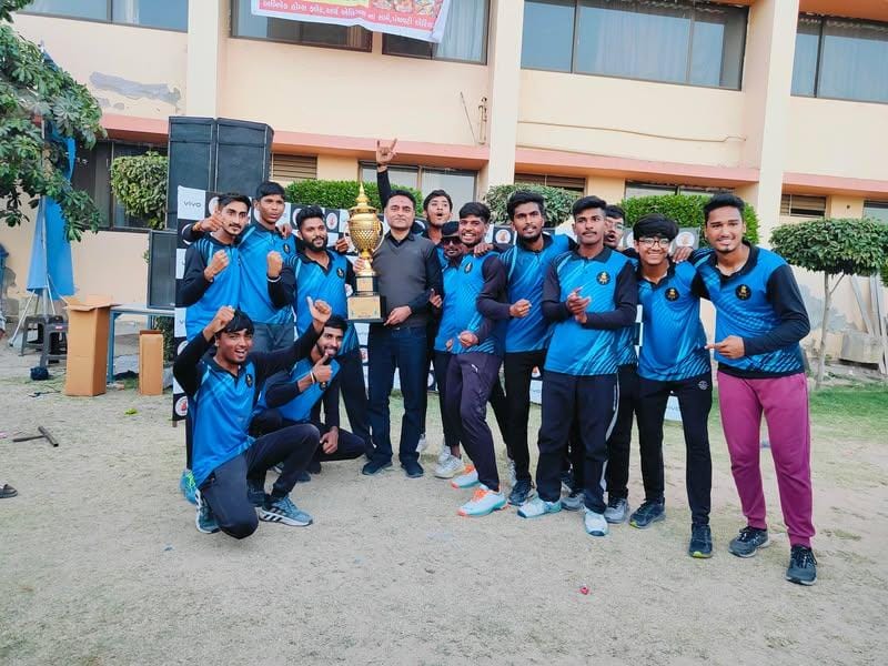 આરોહણ 2K25 – યુનિવર્સિટી લેવલ ક્રિકેટ ફાઈનલમાં એન્જિનિયરિંગ ટીમની ભવ્ય જીત 1 આરોહણ 2K25 – યુનિવર્સિટી લેવલ ક્રિકેટ ફાઈનલમાં એન્જિનિયરિંગ ટીમની ભવ્ય જીત