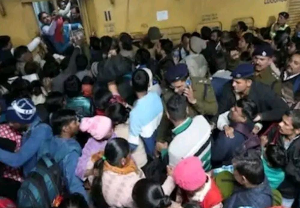 નવી દિલ્હી રેલવે સ્ટેશન પર નાસભાગની દુર્ઘટના બાદ ટિકિટ કાઉન્ટર 26મી સુધી બંધ