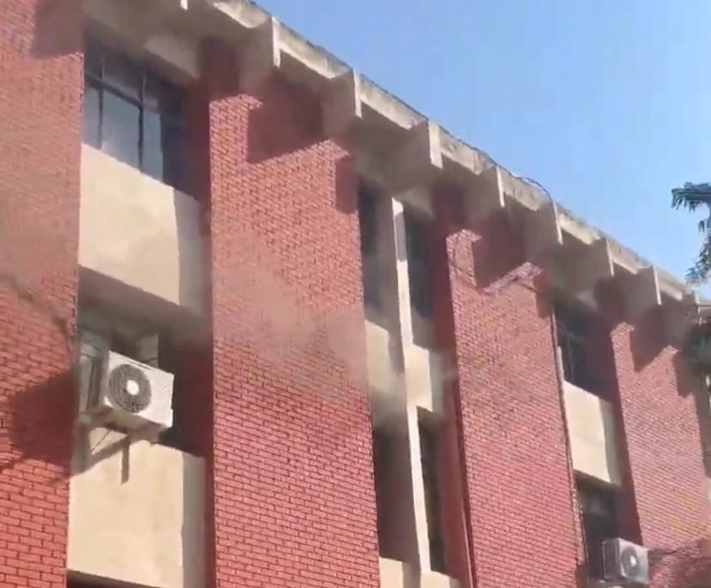 ગાંધીનગરના જૂના સચિવાલયમાં લાગી આગ