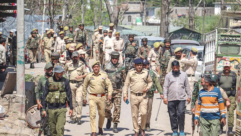 14 TERRORISTS OF JAMMU KASHMIR : પહલગામ હુમલા બાદ સુરક્ષા એજન્સીઓના રડાર પર જમ્મુ-કાશ્મીરના ૧૪ સ્થાનિક આતંકવાદીઓ 1 14 TERRORISTS OF JAMMU KASHMIR : પહલગામ હુમલા બાદ સુરક્ષા એજન્સીઓના રડાર પર જમ્મુ-કાશ્મીરના ૧૪ સ્થાનિક આતંકવાદીઓ 14 TERRORISTS OF JAMMU KASHMIR