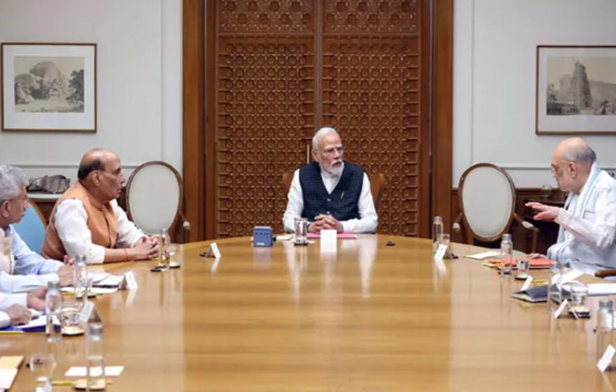 BIG NEWS: દિલ્હીમાં તાબડતોબ ચાર બેઠક, PM, ગૃહ અને સંરક્ષણ મંત્રી સહિતના નેતાઓ થશે સામેલ 1 BIG NEWS: દિલ્હીમાં તાબડતોબ ચાર બેઠક, PM, ગૃહ અને સંરક્ષણ મંત્રી સહિતના નેતાઓ થશે સામેલ ફાઈલ ફોટો