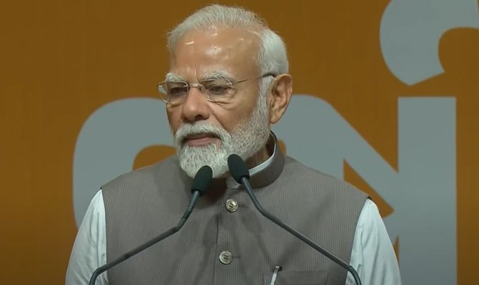 PM મોદીએ મહાત્મા મંદિર ખાતેથી ₹5,536 કરોડના પ્રોજેક્ટ્સનું કર્યું લોકાર્પણ-ખાતમુહૂર્ત