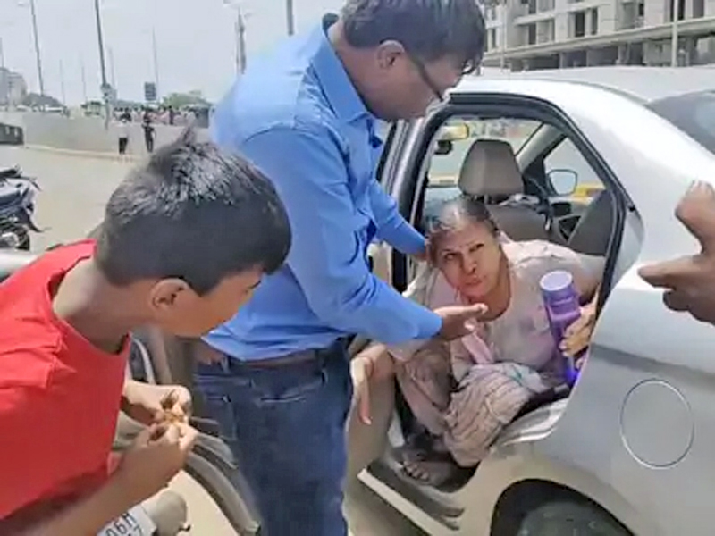 VADODARA TAKING THE LAW INTO OWN HANDS 2