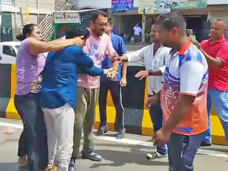 VADODARA TAKING THE LAW INTO OWN HENDS 