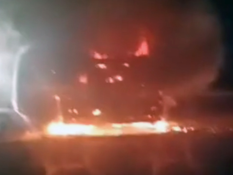 FIRE IN DIESEL TANKER : ભચાઉ સામખીયાળી હાઇવે પર રિલાયન્સના ડીઝલ ટેન્કરમાં આગ 1 FIRE IN DIESEL TANKER : ભચાઉ સામખીયાળી હાઇવે પર રિલાયન્સના ડીઝલ ટેન્કરમાં આગ FIRE IN DIESEL TANKER