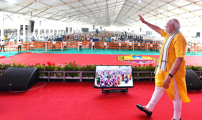 SINDOOR VAN AT BHUJ : કચ્છમાં આવતા પ્રવાસીઓ ને રાફેલ S-400, બ્રહ્મોસ, વિક્રાંતની પ્રતિકૃતિ જેવા ભારતના બનાવેલા લડાઈના સાધનો ભુજ ના સિંદૂર વનમાં જોઈ શકશે 1 SINDOOR VAN AT BHUJ : કચ્છમાં આવતા પ્રવાસીઓ ને રાફેલ S-400, બ્રહ્મોસ, વિક્રાંતની પ્રતિકૃતિ જેવા ભારતના બનાવેલા લડાઈના સાધનો ભુજ ના સિંદૂર વનમાં જોઈ શકશે SINDOOR VAN AT BHUJ