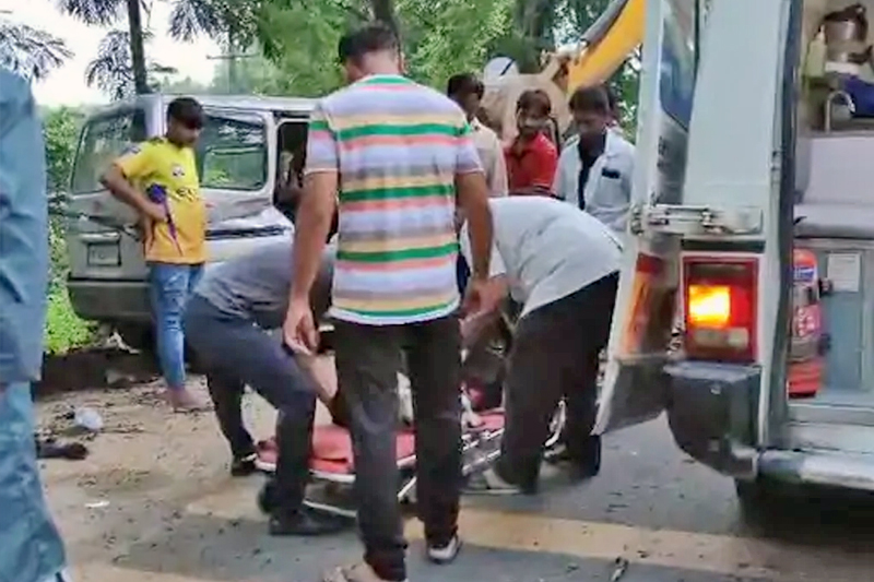 10 મુસાફરો