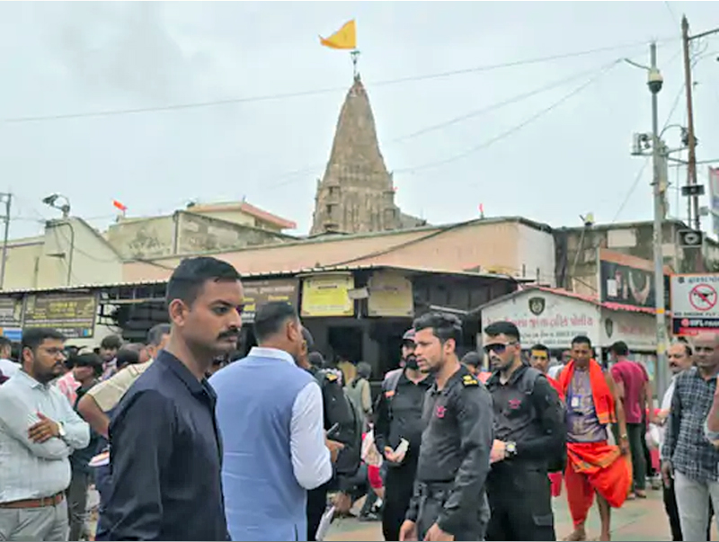DWARKA SECURITY BY NSG COMMANDO : દ્વારકાધીશના મંદિરની સુરક્ષા માટે અંદર અને બહાર NSG કમાન્ડો દ્વારા સુરક્ષા નિરીક્ષણ 2 DWARKA SECURITY BY NSG COMMANDO : દ્વારકાધીશના મંદિરની સુરક્ષા માટે અંદર અને બહાર NSG કમાન્ડો દ્વારા સુરક્ષા નિરીક્ષણ DWARKA 1
