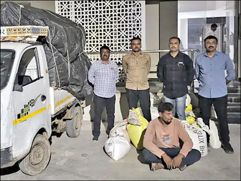 FOOD GRAIN SEIZED IN MANDVI