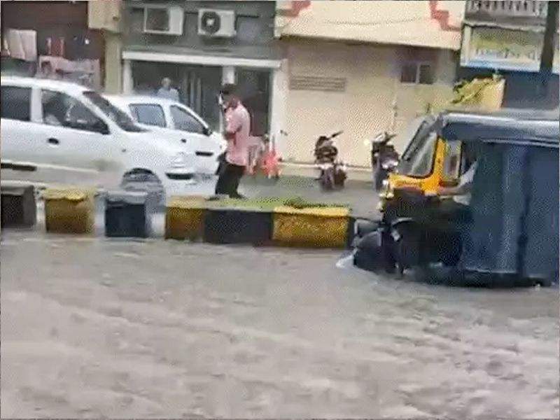 HEAVY RAIN IN GUJARAT : શ્રાવણમાં અમદાવાદમાં ધોધમાર વરસાદ, આગામી ત્રણ કલાક 9 જિલ્લામાં રેડ એલર્ટ 2 HEAVY RAIN IN GUJARAT : શ્રાવણમાં અમદાવાદમાં ધોધમાર વરસાદ, આગામી ત્રણ કલાક 9 જિલ્લામાં રેડ એલર્ટ HEAVY RAIN IN GUJARAT