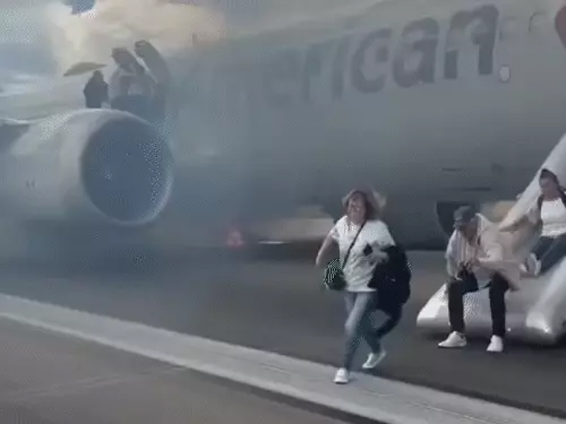 PLANE ENGINE CATCHES FIRE IN AMERICA