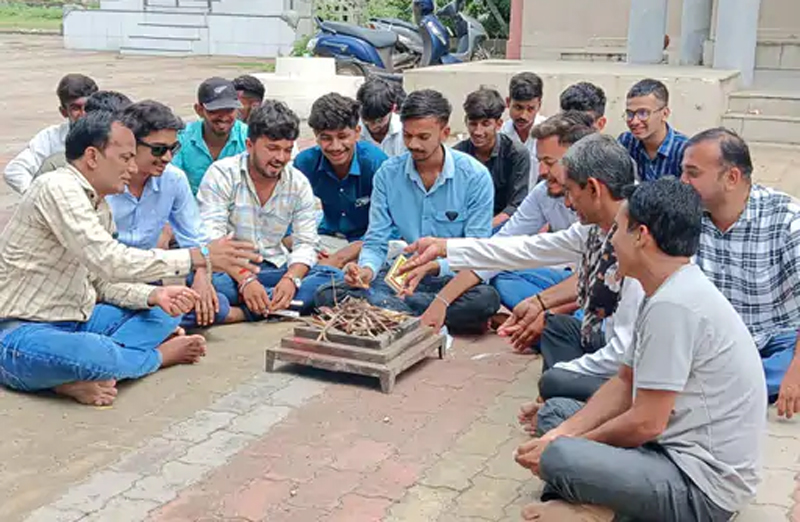 TEACHER SHORTAGE PROTEST BY NSUI