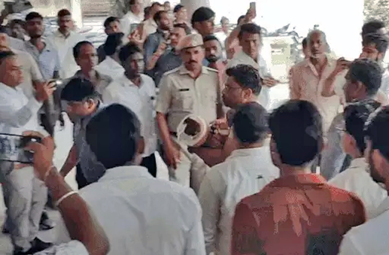 ક્લાસરૂમ ધરાશાયી 1