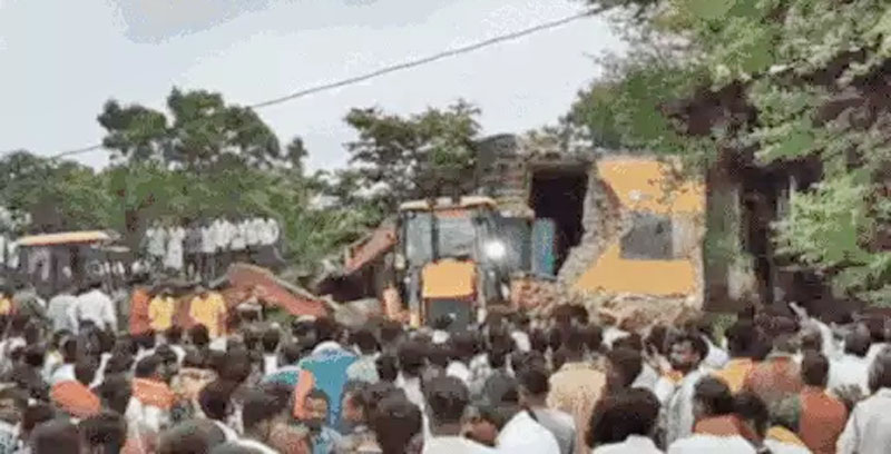 ક્લાસરૂમ ધરાશાયી