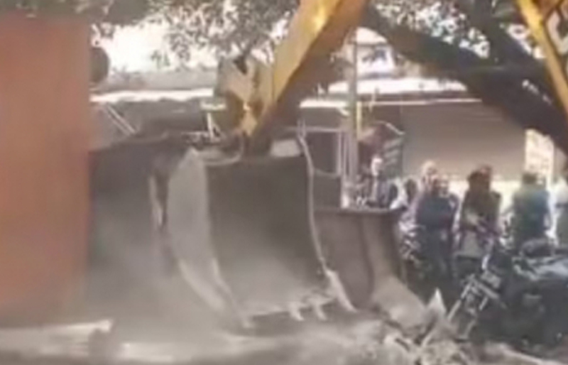 બુલડોઝર  એક્શન