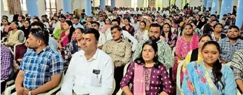 સરકારી ઉચ્ચતર માધ્યમિક ભરતી પૈકી 293 માંથી 242 શિક્ષકો હાજર થયા 1 સરકારી ઉચ્ચતર માધ્યમિક ભરતી પૈકી 293 માંથી 242 શિક્ષકો હાજર થયા શિક્ષકો
