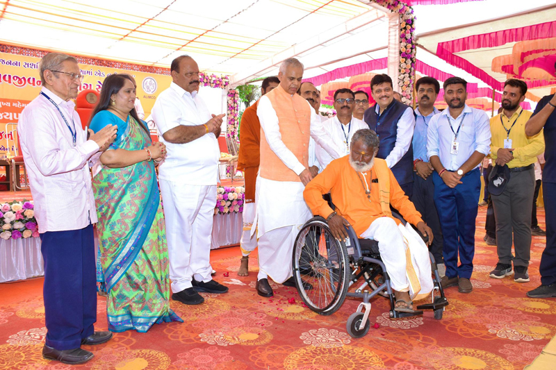 રાજ્યપાલશ્રી આચાર્ય દેવવ્રતજી : દિવ્યાંગજનો એ આપણા સમાજનું અભિન્ન અંગ છે 3 રાજ્યપાલશ્રી આચાર્ય દેવવ્રતજી : દિવ્યાંગજનો એ આપણા સમાજનું અભિન્ન અંગ છે રાજ્યપાલશ્રી આચાર્ય દેવવ્રતજી