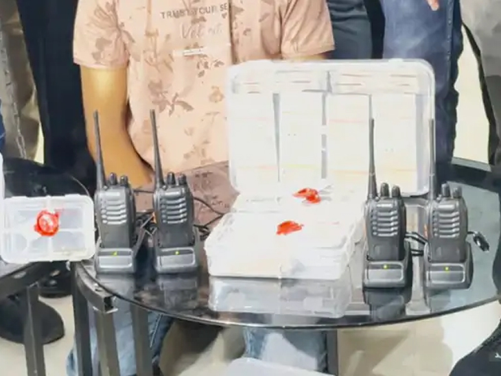 24 CCTV AROUND HOME OF DRUG MAFIA : ડ્રગ્સ માફિયા શિવા ઝાલા પોલીસથી બચવા માટે પોતાના ઘરને સુરક્ષિત બનાવ્યું, હથિયારો-વોકીટોકી મળ્યા 4 24 CCTV AROUND HOME OF DRUG MAFIA : ડ્રગ્સ માફિયા શિવા ઝાલા પોલીસથી બચવા માટે પોતાના ઘરને સુરક્ષિત બનાવ્યું, હથિયારો-વોકીટોકી મળ્યા 24 CCTV AROUND HOME OF DRUG MAFIA
