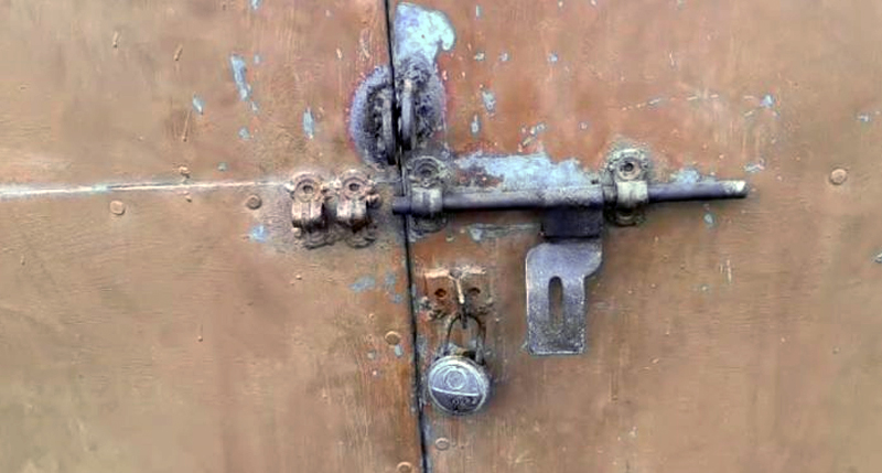 BROKEN LOKES IN 5 HOUSES : માળિયાહાટીના જુથળ ગામે એકસાથે 5 મકાનોમાં ચોરી, સ્થાનિક પોલીસ અને ગામવાસીઓમાં ચિંતા 1 BROKEN LOKES IN 5 HOUSES : માળિયાહાટીના જુથળ ગામે એકસાથે 5 મકાનોમાં ચોરી, સ્થાનિક પોલીસ અને ગામવાસીઓમાં ચિંતા BROKEN LOKES IN 5 HOUSES