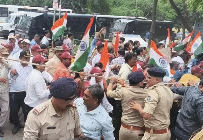 FIERCE CLASH IN  GANDHINAGAR