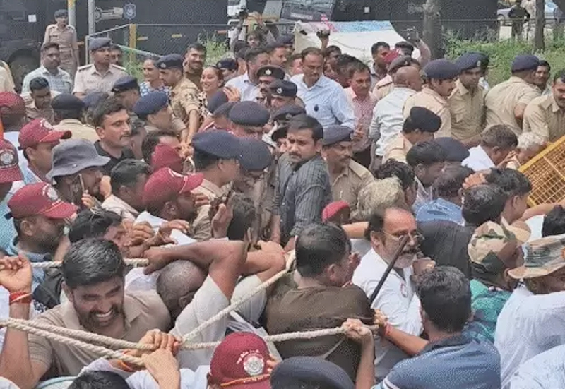 FIERCE CLASH IN GANDHINAGAR