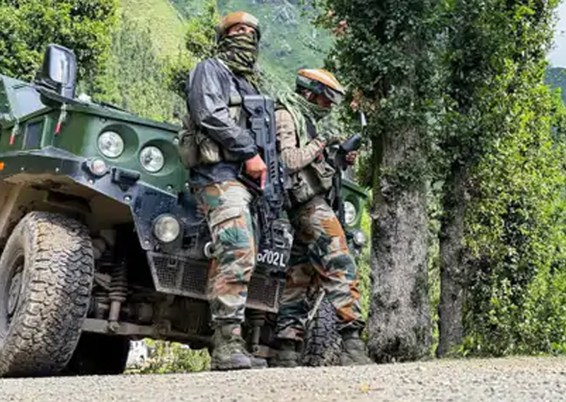KASHMIR URI LoC NEWS : કાશ્મીરના ઉરીમાં સેનાએ LoC પર આતંકવાદીઓના ઘૂસણખોરીની કોશિશ નિષ્ફળ બનાવી, 1 સૈનિક શહીદ. 2 KASHMIR URI LoC NEWS : કાશ્મીરના ઉરીમાં સેનાએ LoC પર આતંકવાદીઓના ઘૂસણખોરીની કોશિશ નિષ્ફળ બનાવી, 1 સૈનિક શહીદ. KASHMIR URI LoC