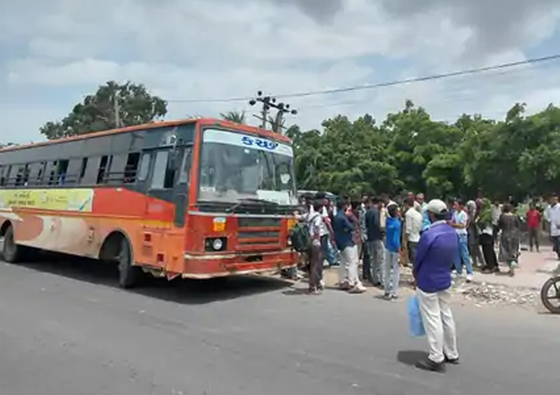 STUDENT PROTEST FOR ST BUS  SERVICE