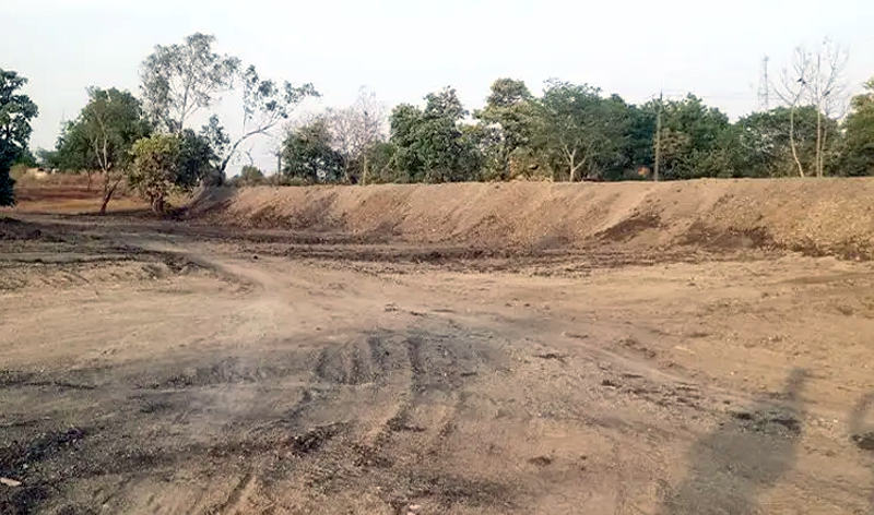 25 LAKH POND STOLEN IN MP : મધ્યપ્રદેશમાં 25 લાખના ખર્ચે બનેલું આખું તળાવ જ ગાયબ થઈ ગયું છે. શોધી આપનારને ઈનામની જાહેરાત 2 25 LAKH POND STOLEN IN MP : મધ્યપ્રદેશમાં 25 લાખના ખર્ચે બનેલું આખું તળાવ જ ગાયબ થઈ ગયું છે. શોધી આપનારને ઈનામની જાહેરાત 25 LAKH POND STOLEN IN MP