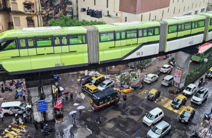 Monorail : મુંબઈમાં આજથી મોનોરેલ સેવા હંગામી રૂપે બંધ; બસ પણ સમયસર ન આવતી હોવાથી મુસાફરો પરેશાન 1 Monorail : મુંબઈમાં આજથી મોનોરેલ સેવા હંગામી રૂપે બંધ; બસ પણ સમયસર ન આવતી હોવાથી મુસાફરો પરેશાન