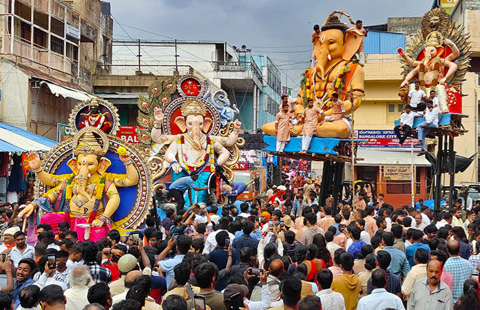 અમદાવાદ માં ગણેશ વિસર્જનના પગલે અનેક રસ્તા બંધ રહેશે, જુઓ લિસ્ટ 1 અમદાવાદ માં ગણેશ વિસર્જનના પગલે અનેક રસ્તા બંધ રહેશે, જુઓ લિસ્ટ