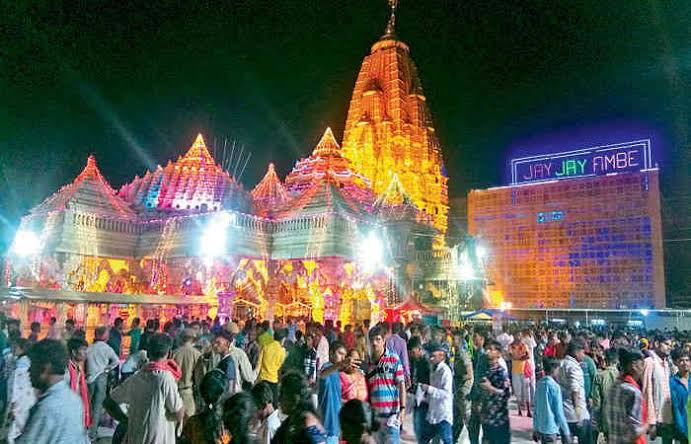 ભાદરવી પૂનમના મહામેળાના ચોથા દિવસે 7 લાખ ભક્તોએ મા અંબાજીના દર્શન કર્યા, કરોડો રૂપિયાનું દાન મળ્યું 1 ભાદરવી પૂનમના મહામેળાના ચોથા દિવસે 7 લાખ ભક્તોએ મા અંબાજીના દર્શન કર્યા, કરોડો રૂપિયાનું દાન મળ્યું