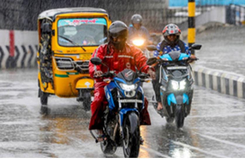 Cyclone Montha : મોનથા વાવાઝોડાએ રૌદ્ર રૂપ ધારણ કર્યું, 100 કિમીની ઝડપે ફૂંકાશે પવન, રેડ ઍલર્ટ જાહેર 1 Cyclone Montha : મોનથા વાવાઝોડાએ રૌદ્ર રૂપ ધારણ કર્યું, 100 કિમીની ઝડપે ફૂંકાશે પવન, રેડ ઍલર્ટ જાહેર Cyclone Montha