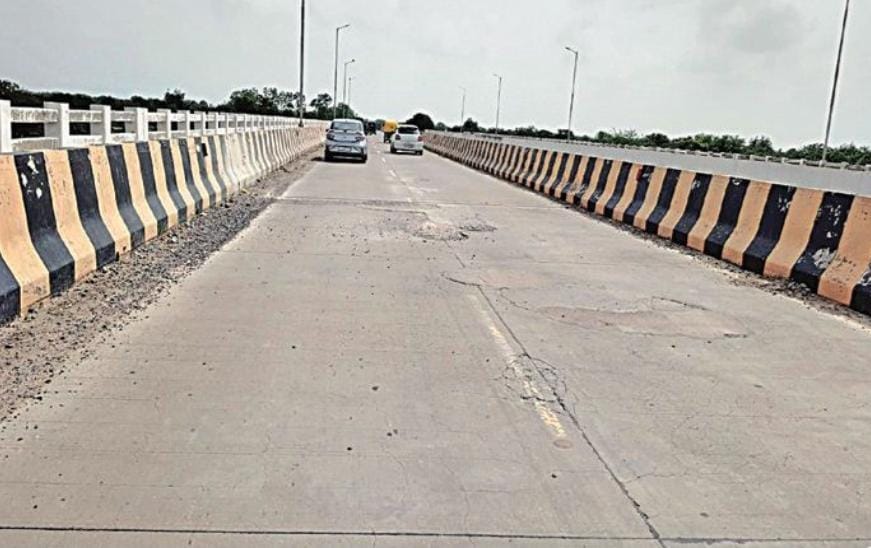 અમદાવાદમાં સાબરમતીના 3 બ્રિજ અને અંડરપાસ મેન્ટેનન્સ માટે આજ રાતથી બંધ, જાણો વૈકલ્પિક રુટ 1 અમદાવાદમાં સાબરમતીના 3 બ્રિજ અને અંડરપાસ મેન્ટેનન્સ માટે આજ રાતથી બંધ, જાણો વૈકલ્પિક રુટ