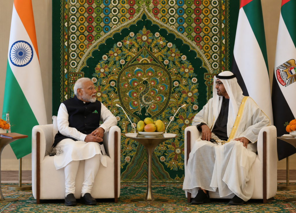 PM મોદીએ UAEના શાસકને આપી કેસર કેરી અને કચ્છની દુર્લભ પેઇન્ટિંગ! શાહી પરિવાર માટે ખાસ અણમોલ ભેટ 1 PM મોદીએ UAEના શાસકને આપી કેસર કેરી અને કચ્છની દુર્લભ પેઇન્ટિંગ! શાહી પરિવાર માટે ખાસ અણમોલ ભેટ