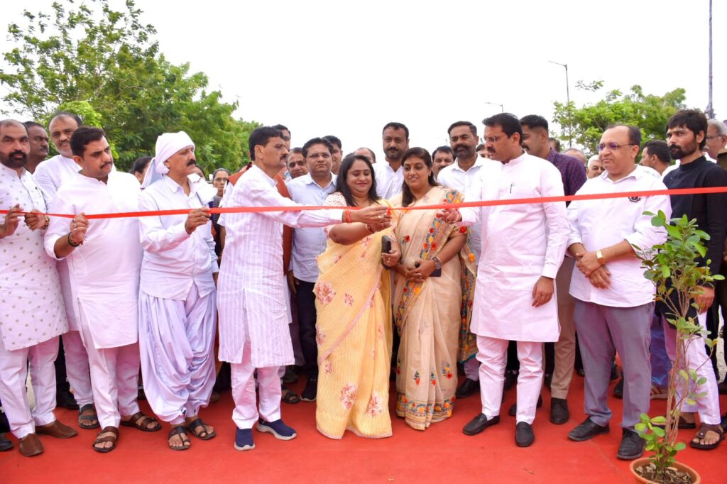 ગાંધીધામમાં ‘સ્નેહની રાખી સ્વાવલંબનની ડોરી’ મેળાનો પ્રારંભ 1 ગાંધીધામમાં ‘સ્નેહની રાખી સ્વાવલંબનની ડોરી’ મેળાનો પ્રારંભ